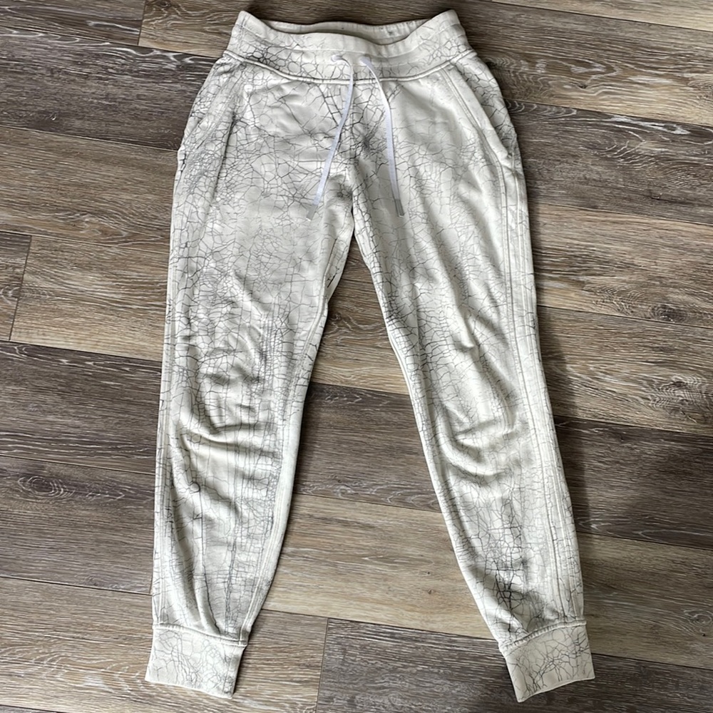 Lululemon warm down jogger size 6